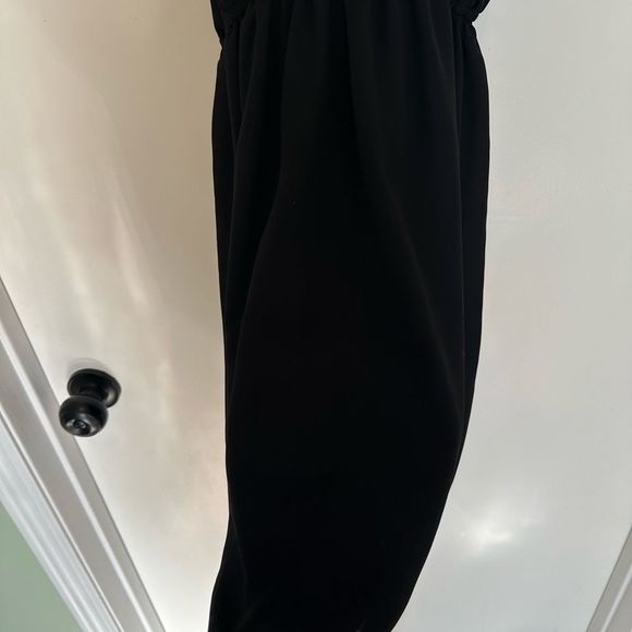 Black flowy dress with spaghetti straps. - Picture 3 of 4